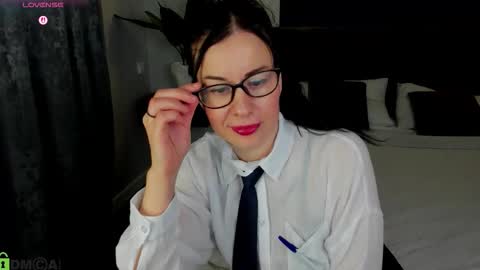 Snapshot of stella_leonn chatting on November 2, 2025, 1:52 am stella online show from November 2, 2025, 1:52 am
