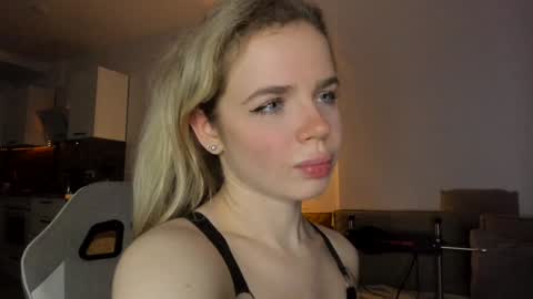 Asella online show from December 24, 2024, 12:44 pm