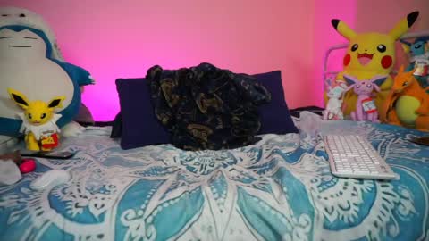 StellaCinderella online show from May 13, 2026, 2:03 pm
