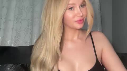 Stella Bella online show from March 15, 2026, 4:51 am