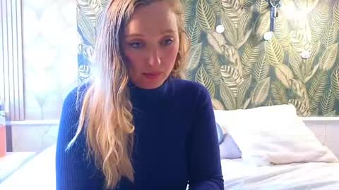 Snapshot of stellaflowerpower chatting on May 7, 2026, 11:15 am StellaFlowerPower online show from May 7, 2026, 11:15 am