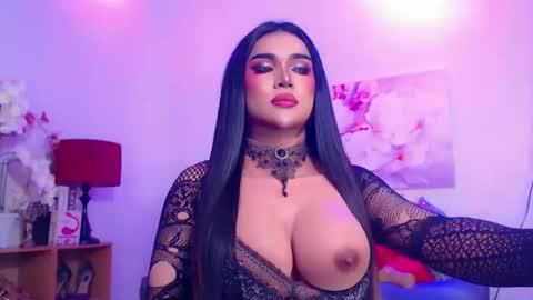 CALL ME STELLA online show from May 6, 2026, 7:02 am