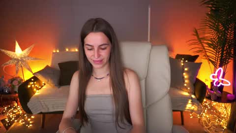 stellahoneywell online show from June 4, 2026, 7:03 am