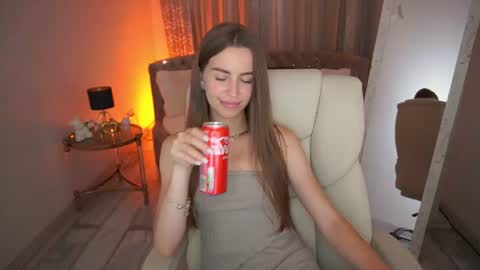 stellahoneywell online show from July 24, 2026, 1:31 pm