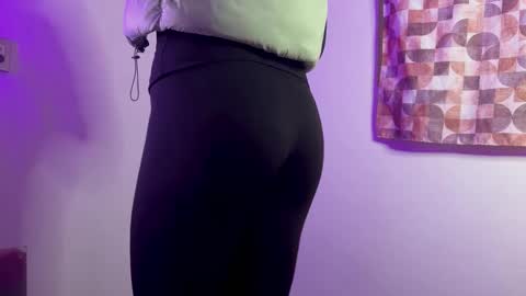 Snapshot of stellaph chatting on December 18, 2025, 5:46 am Stellaph online show from December 18, 2025, 5:46 am