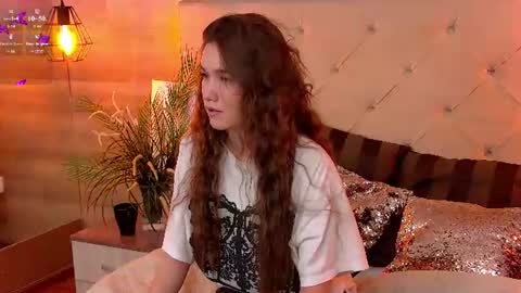 stellapierces online show from June 11, 2026, 3:26 am
