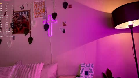 Alexia online show from April 28, 2026, 7:24 am