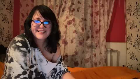 StellarTeam online show from December 4, 2024, 5:55 pm