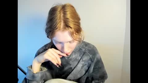 S T E L L A online show from November 21, 2025, 9:08 am