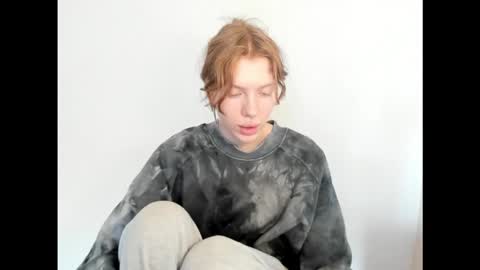 S T E L L A online show from November 26, 2025, 7:53 am