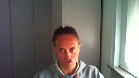 sten015 online show from May 4, 2026, 3:41 pm