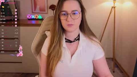 Snapshot of steph_sweet chatting on September 23, 2025, 9:18 pm Emma online show from September 23, 2025, 9:18 pm