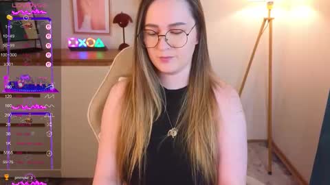 Snapshot of steph_sweet chatting on September 30, 2025, 9:09 pm Emma online show from September 30, 2025, 9:09 pm