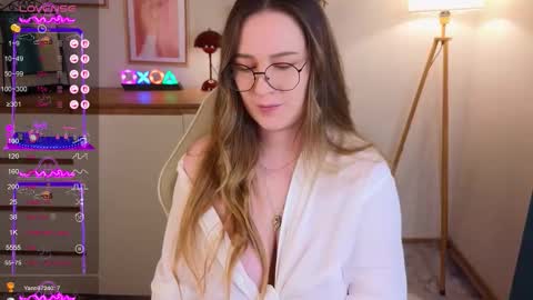 Snapshot of steph_sweet chatting on October 9, 2025, 9:46 pm Emma online show from October 9, 2025, 9:46 pm