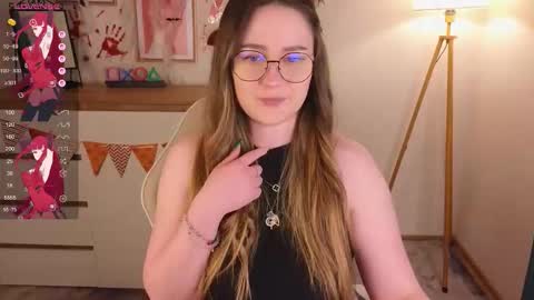 Snapshot of steph_sweet chatting on November 1, 2025, 9:39 pm Emma online show from November 1, 2025, 9:39 pm