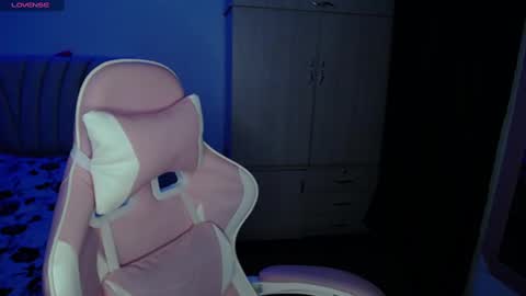 Snapshot of stepha_sweet chatting on December 29, 2024, 1:34 am Emma online show from December 29, 2024, 1:34 am