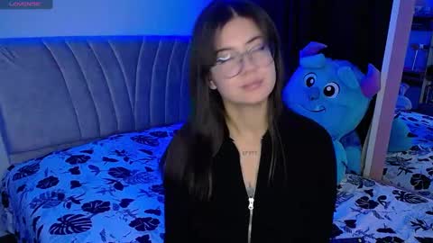 Snapshot of stepha_sweet chatting on January 19, 2025, 3:39 am Emma online show from January 19, 2025, 3:39 am