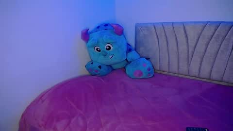 Snapshot of stepha_sweet chatting on February 6, 2025, 12:11 am Emma online show from February 6, 2025, 12:11 am