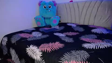 Snapshot of stepha_sweet chatting on February 8, 2025, 11:13 pm Emma online show from February 8, 2025, 11:13 pm