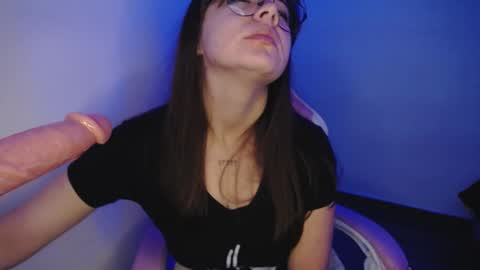 Snapshot of stepha_sweet chatting on February 20, 2025, 6:06 am Emma online show from February 20, 2025, 6:06 am