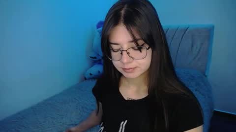 Snapshot of stepha_sweet chatting on February 25, 2025, 3:20 am Emma online show from February 25, 2025, 3:20 am