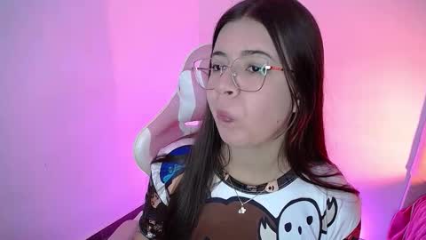 Snapshot of stepha_sweet chatting on September 17, 2025, 5:20 am Emma online show from September 17, 2025, 5:20 am