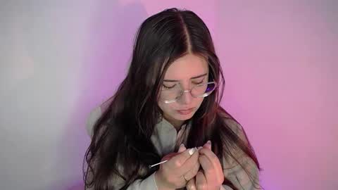 Snapshot of stepha_sweet chatting on September 19, 2025, 1:18 am Emma online show from September 19, 2025, 1:18 am