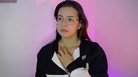 Snapshot of stepha_sweet chatting on September 24, 2025, 12:36 am Emma online show from September 24, 2025, 12:36 am