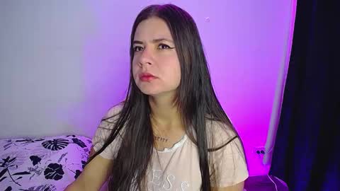 Snapshot of stepha_sweet chatting on November 8, 2025, 3:50 am Emma online show from November 8, 2025, 3:50 am