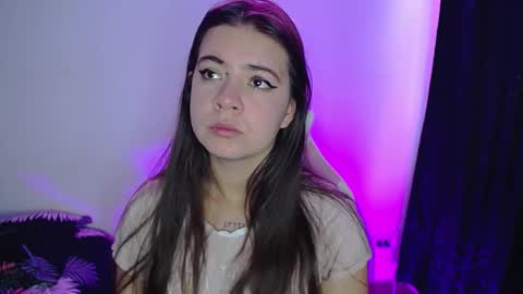 Snapshot of stepha_sweet chatting on November 8, 2025, 6:07 pm Emma online show from November 8, 2025, 6:07 pm