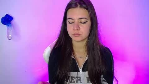 Snapshot of stepha_sweet chatting on November 9, 2025, 6:12 am Emma online show from November 9, 2025, 6:12 am