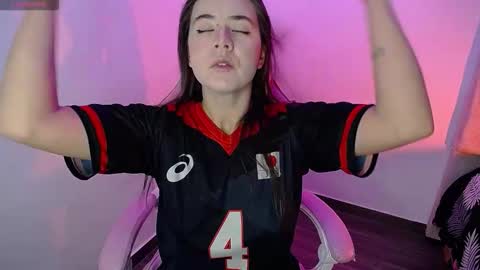 Snapshot of stepha_sweet chatting on November 16, 2025, 10:15 pm Emma online show from November 16, 2025, 10:15 pm