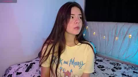 Snapshot of stepha_sweet chatting on December 15, 2025, 1:54 am Emma online show from December 15, 2025, 1:54 am