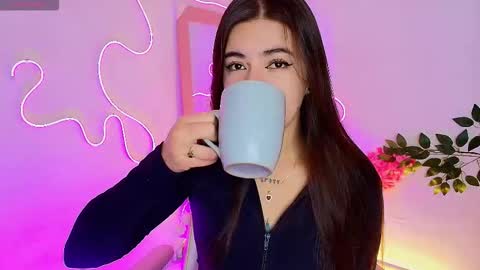 Snapshot of stepha_sweet chatting on February 5, 2026, 9:52 pm Emma online show from February 5, 2026, 9:52 pm