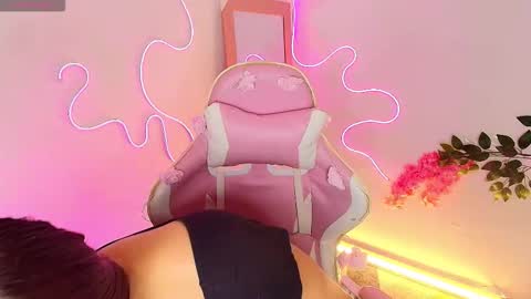 Snapshot of stepha_sweet chatting on February 16, 2026, 3:08 pm Emma online show from February 16, 2026, 3:08 pm