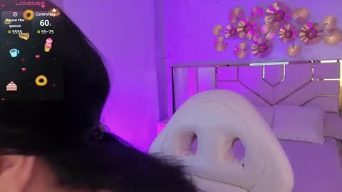 Snapshot of stephania_diamond chatting on December 15, 2024, 3:02 am online show from December 15, 2024, 3:02 am