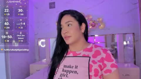 Snapshot of stephania_diamond chatting on December 24, 2024, 10:06 pm online show from December 24, 2024, 10:06 pm