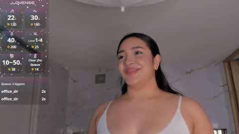 Snapshot of stephania_diamond chatting on December 25, 2024, 1:10 am online show from December 25, 2024, 1:10 am