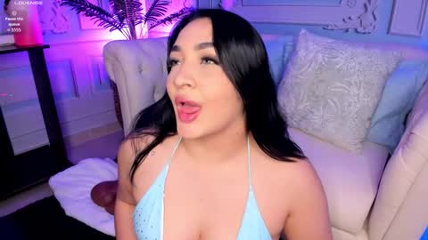 Snapshot of stephania_diamond chatting on December 5, 2025, 2:53 am online show from December 5, 2025, 2:53 am