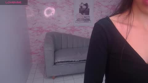 Snapshot of stephania_t chatting on January 9, 2025, 9:27 am Stephania online show from January 9, 2025, 9:27 am