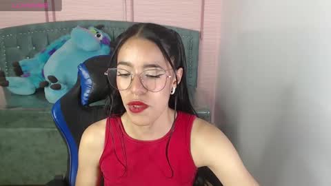 Snapshot of stephania_t chatting on February 21, 2025, 1:44 pm Stephania online show from February 21, 2025, 1:44 pm