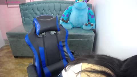 Snapshot of stephania_t chatting on February 24, 2025, 10:26 am Stephania online show from February 24, 2025, 10:26 am