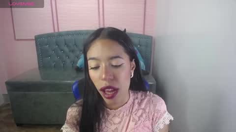 Snapshot of stephania_t chatting on March 3, 2025, 10:28 am Stephania online show from March 3, 2025, 10:28 am