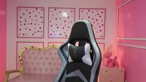 Snapshot of stephania_t chatting on September 27, 2025, 12:43 pm Stephania online show from September 27, 2025, 12:43 pm