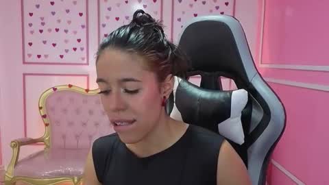 Snapshot of stephania_t chatting on October 11, 2025, 11:42 am Stephania online show from October 11, 2025, 11:42 am
