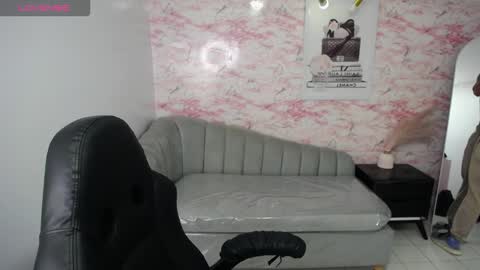 Snapshot of stephania_t chatting on October 26, 2025, 12:44 pm Stephania online show from October 26, 2025, 12:44 pm