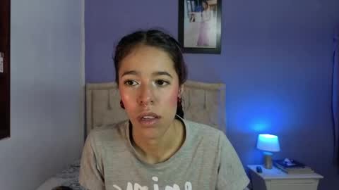 Stephania online show from April 23, 2026, 2:41 pm