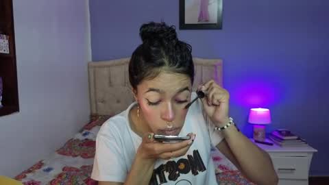 Stephania online show from May 8, 2026, 3:17 pm