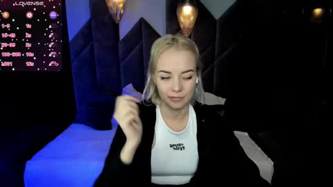 Snapshot of stephanie_sea chatting on February 10, 2025, 4:58 pm Stephanie Sea online show from February 10, 2025, 4:58 pm