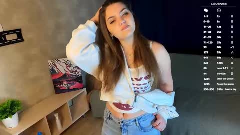 Snapshot of stephanieemiller chatting on October 19, 2025, 1:39 am Steph online show from October 19, 2025, 1:39 am